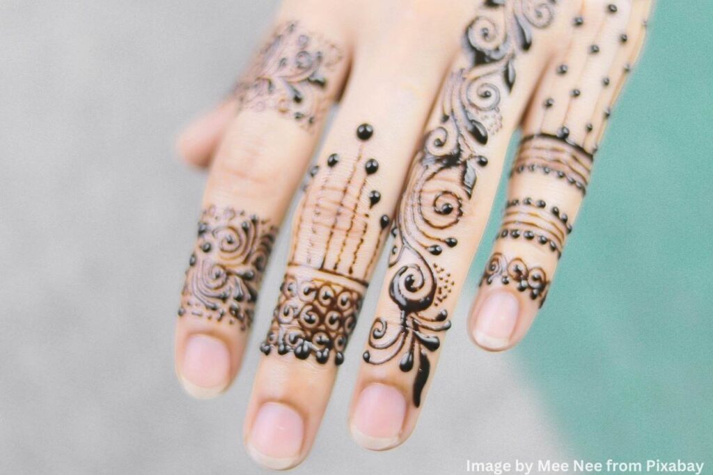 Graceful mehndi design with intricate details.